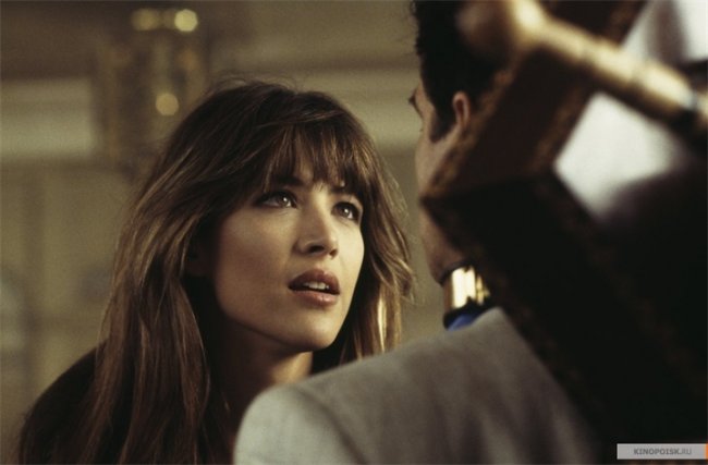 Девушки Бонда - «И целого мира мало» в 1999 девушку Бонда играет Софи Марсо - Биографии