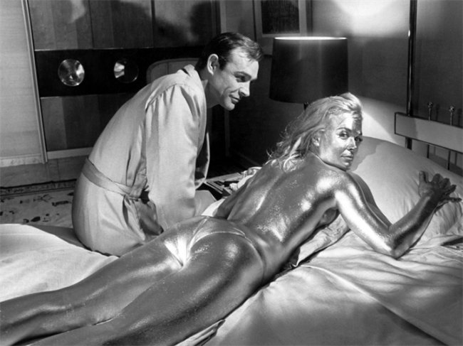 Девушки Бонда -1964г на экраны выходит «Голдфингер», девушкой Бонда становится Ширли Итон - Биографии