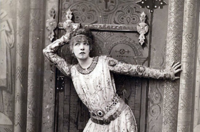 Сара Бернар - Биография