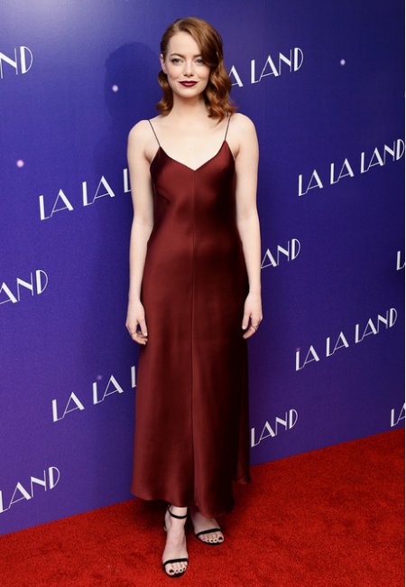 Эмма Стоун: 10 лучших нарядов самой богатой актрисы Голливуда - Новости кино.