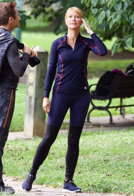 Целуя Старка