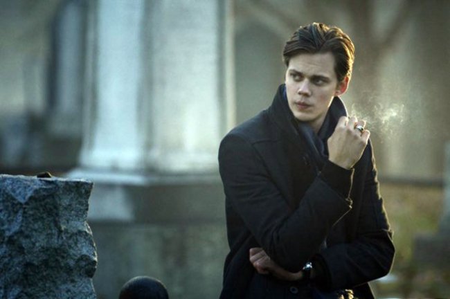 Билл Скарсгард - Биография