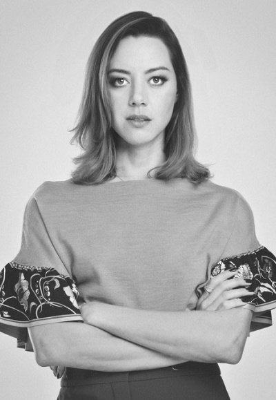 Элизабет Олсен и Обри Плаза снялись в совместной фотосессии Элизабет Олсен и Обри Плаза снялись в совместной фотосессии