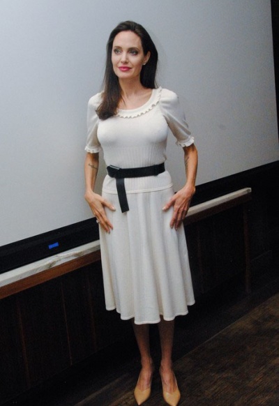 Джоли на премьере своего нового документального фильма о Камбодже