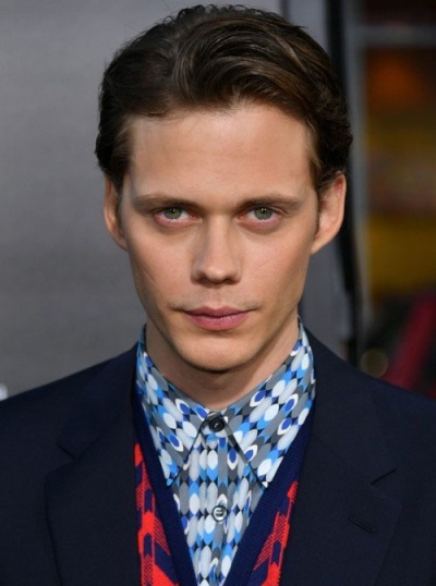 Билл Скарсгард привел звездных братьев на премьеру "Оно"