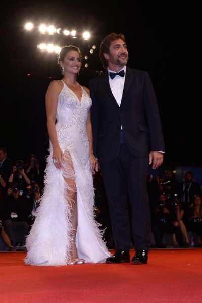 Пенелопа Крус в компании мужа Хавьера Бардема произвела фурор