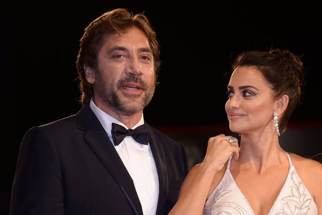 Пенелопа Крус в компании мужа Хавьера Бардема произвела фурор