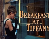 Сценарий "Завтрака у Тиффани" продали за рекордную сумму Сценарий "Завтрака у Тиффани" продали за рекордную сумму