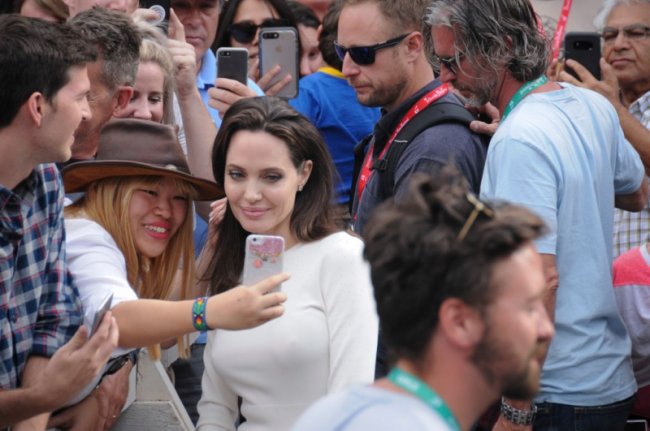 Анджелина Джоли: "Теперь я кормилец семьи"