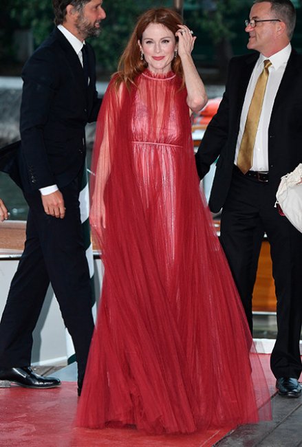 Лучшие платья и самые красивые девушки кинофестиваля в Венеции 2017 - Новости кино.