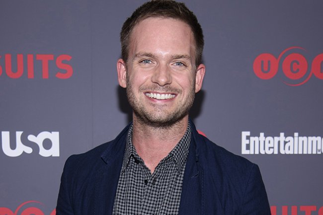 Патрик Джей Адамс - Биография