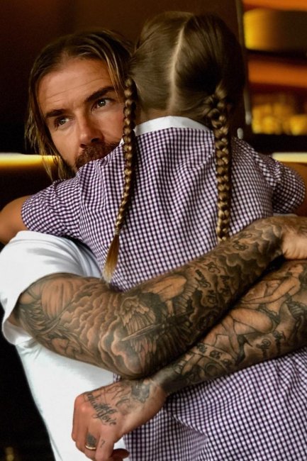 Виктория Бекхэм опубликовала нежное фото мужа и дочери