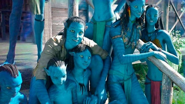 Первое фото: молодой актерский состав "Аватаров"