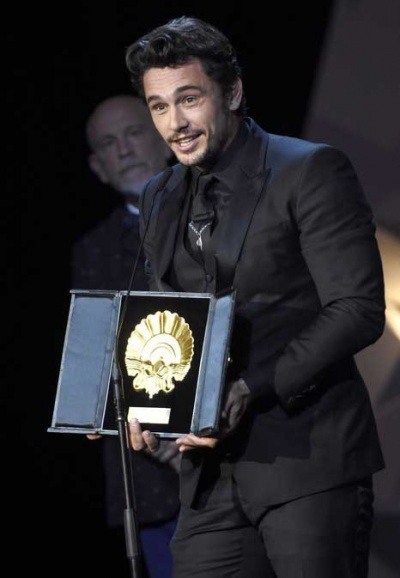 Джеймс Франко празднует победу на кинофестивале в Сан-Себастьяне