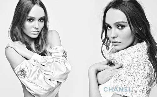 Лили Роуз Депп и Кара Делевинь в новой рекламе Chanel