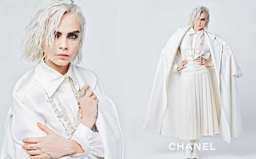 Лили Роуз Депп и Кара Делевинь в новой рекламе Chanel