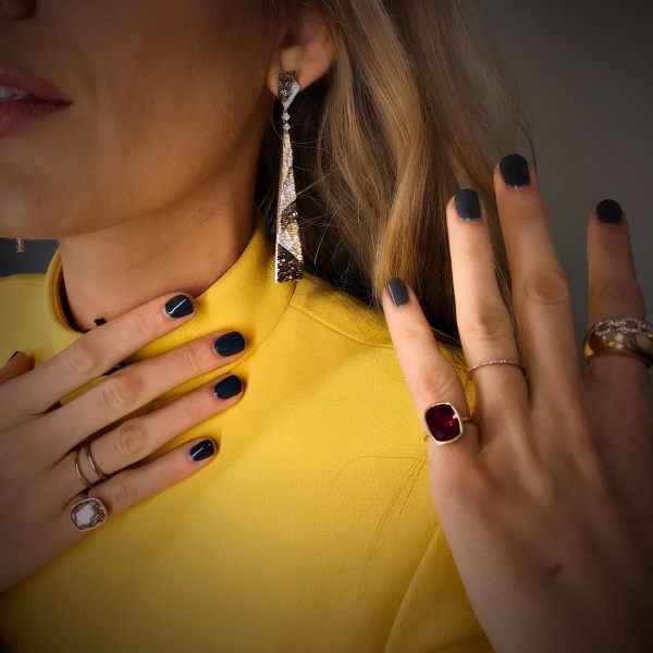 Блейк Лайвли восхитила стильными нарядами