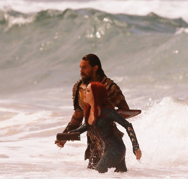 Эмбер Хёрд на съемках фильма "Аквамен"