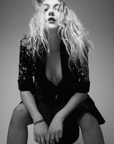 Звезда "Мечтателя" снялась для издания Hunger