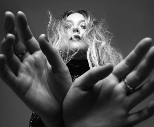 Звезда "Мечтателя" снялась для издания Hunger