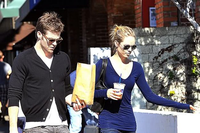 Лора Вандервурт - Биография