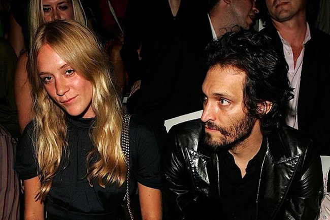 Хлоя Севиньи - Биография