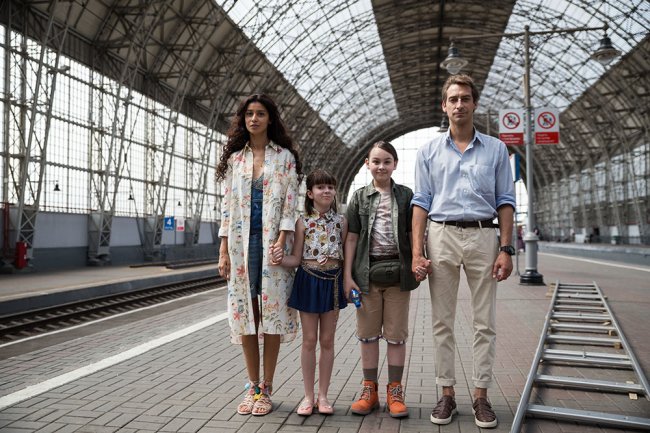 «Улыбнись, Россия!» наградит Елену Воробей, Светлану Светличную и Жору Крыжовникова за вклад в комедию