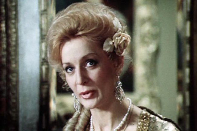 Нелли Пшенная - Биография