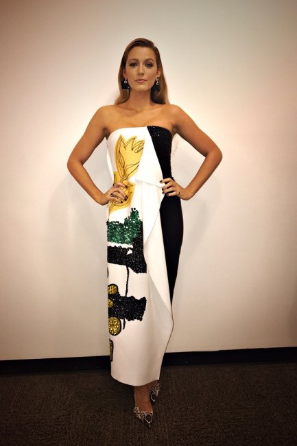 Блейк Лайвли восхитила стильными нарядами