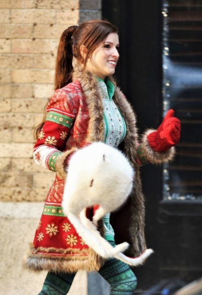 Анна Кендрик на съемках своего нового фильма