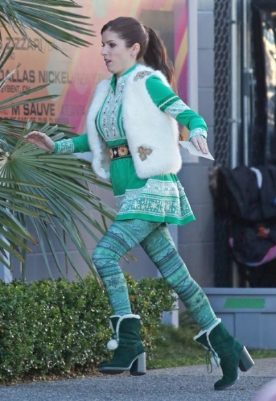 Анна Кендрик на съемках своего нового фильма