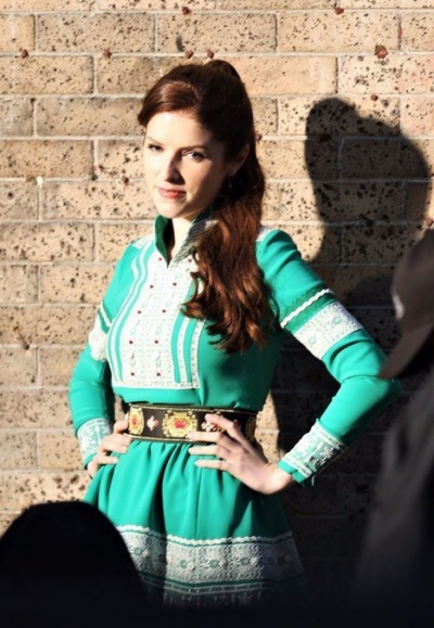 Анна Кендрик на съемках своего нового фильма