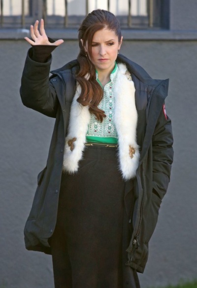 Анна Кендрик на съемках своего нового фильма