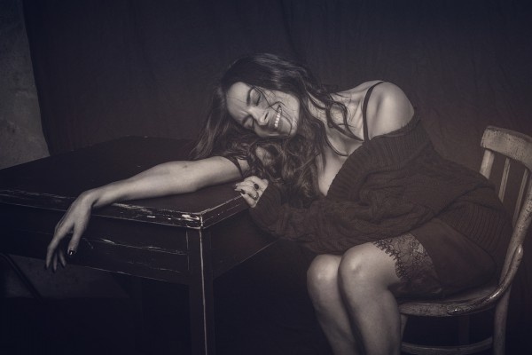 Надежда Мейхер покорила чувственной фотосессией