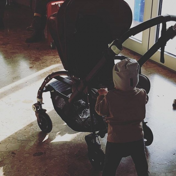 Акиньшина впервые опубликовала фото девятимесячной дочери