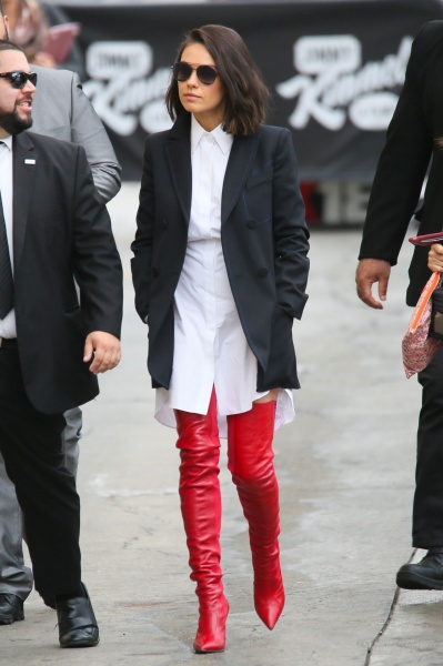 Мила Кунис продемонстрировала эффектный образ