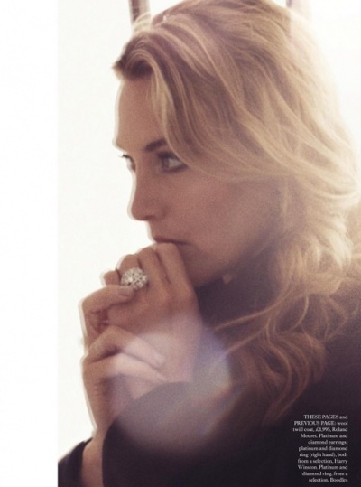 Кейт Уинслет в фотосессии для декабрьского Harper's Bazaar
