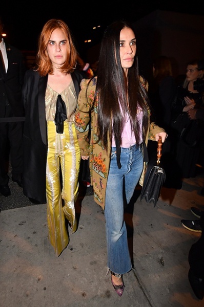 Деми Мур отправилась на вечеринку в компании дочерей