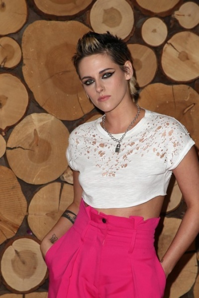 Кристен Стюарт на премьере своей короткометражки "Пойдем поплаваем"