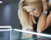 Вера Брежнева продемонстрировала смелый образ за 3700 евро