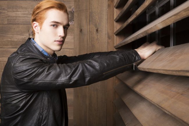 Тревор Стайнс - Биография