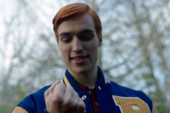 Тревор Стайнс - Биография