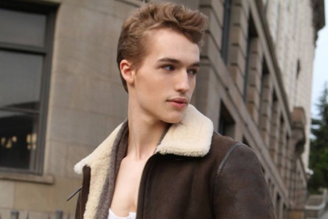 Тревор Стайнс - Биография