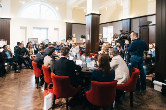 На «Ленфильме» обсудили региональное кино и развитие проката документалистики