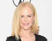 Николь Кидман опубликовала редкое фото с сестрой и мамой