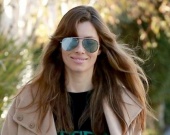 Джессика Бил продемонстрировала элегантный образ