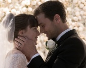 Сборы трилогии "50 оттенков серого" превысили 1 миллиард