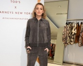 Блейк Лайвли появилась на модной презентации в спортивном костюме