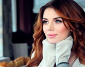 Анна Седокова снялась в новой яркой фотосессии