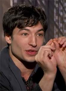 Актриса Иса Рэй обвинила Голливуд в укрывательстве звезды фильма "Флэш" Ээры Миллера - «Новости кино»